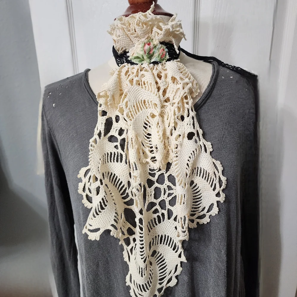 JABOT OOAK MOSSIE ANNA ARTISAN DESIGN NWT - Picture 6 of 12